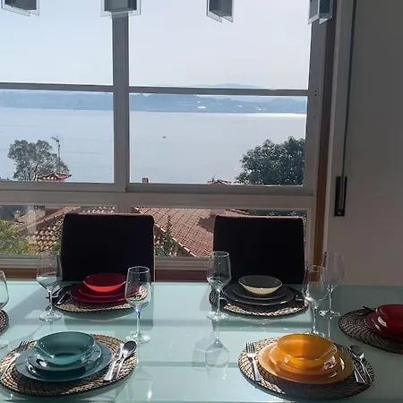 Casa de Férias Adosado Con Increibles Vistas A 150m De La Playa Moaña